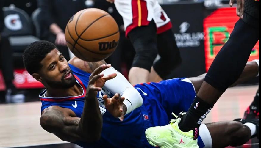 关于快船主场横扫热火，取得四连胜的信息