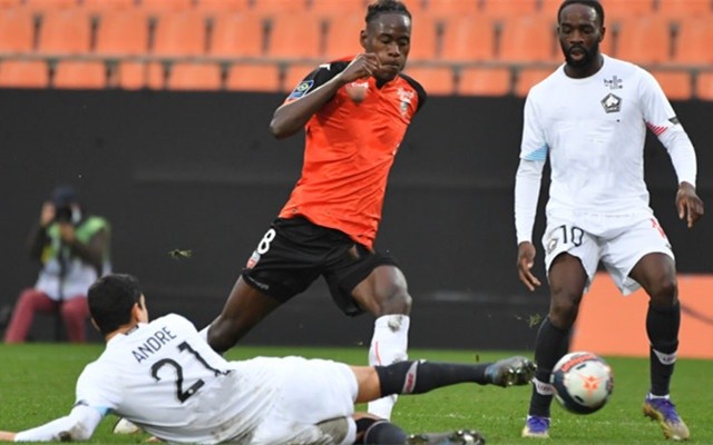 关于尼姆客场战平，球队表现稳定的信息