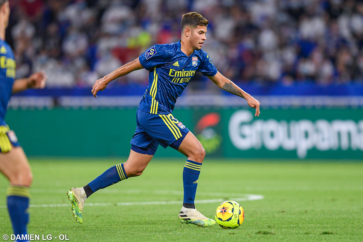 关于尼姆客场战平，球队表现稳定的信息