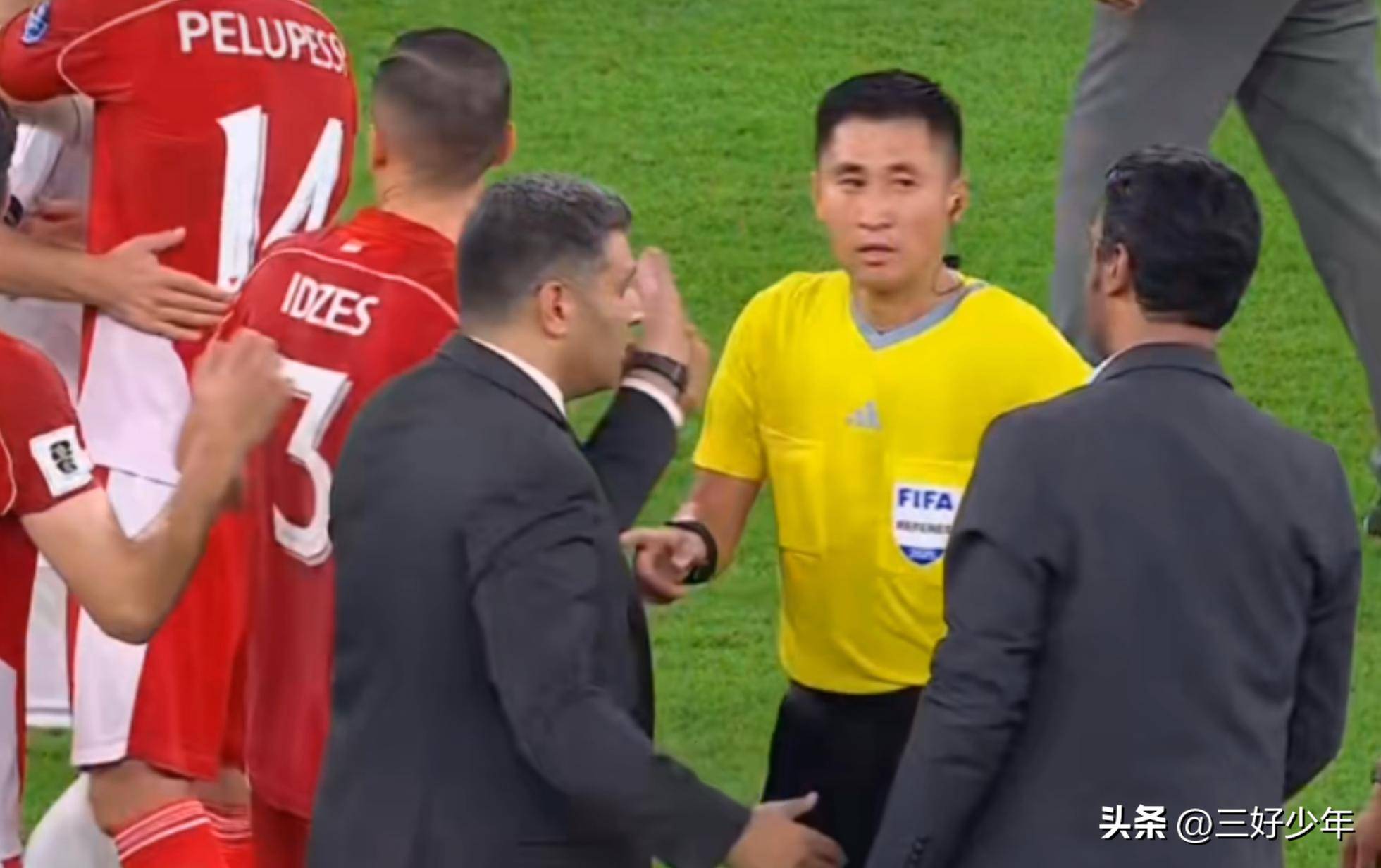 开云体育官网-一场争议不断的比赛，裁判成为焦点！的简单介绍