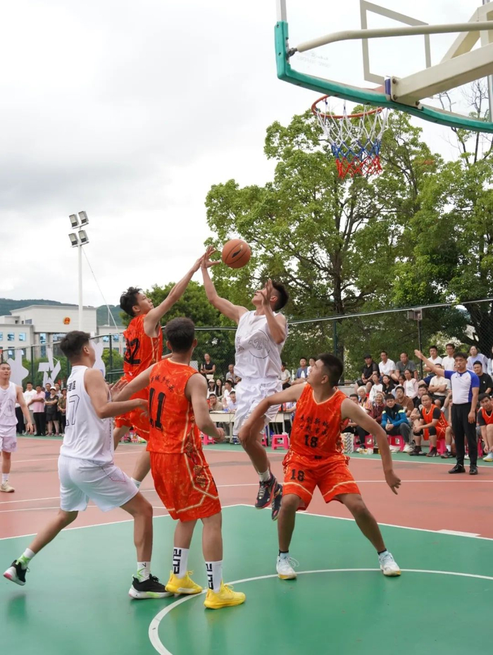 关于体育赛场上风云激荡，精彩瞬间震撼人心的信息