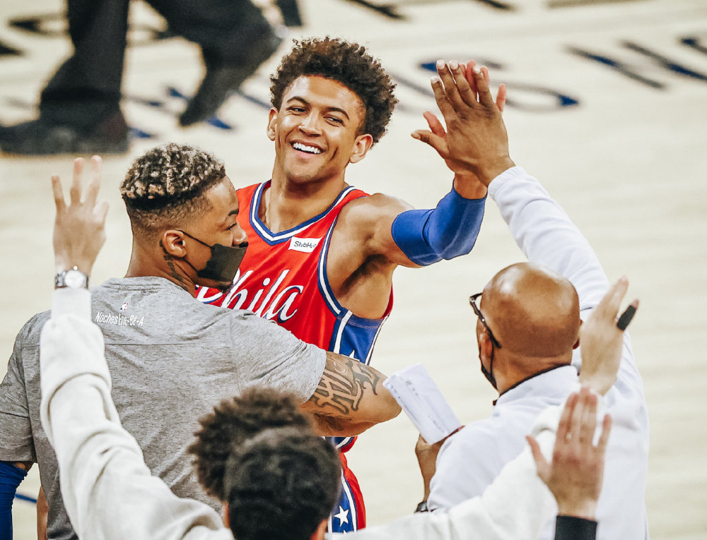 开云体育视频直播-包含76人队击败活塞，取得关键胜利继续领跑东部的词条