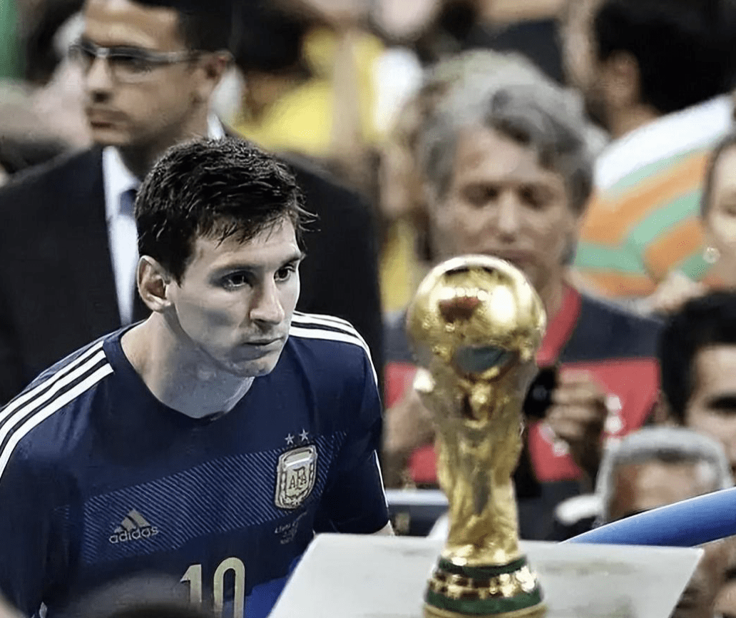 包含法国大胜保加利亚，稳固小组头名的词条