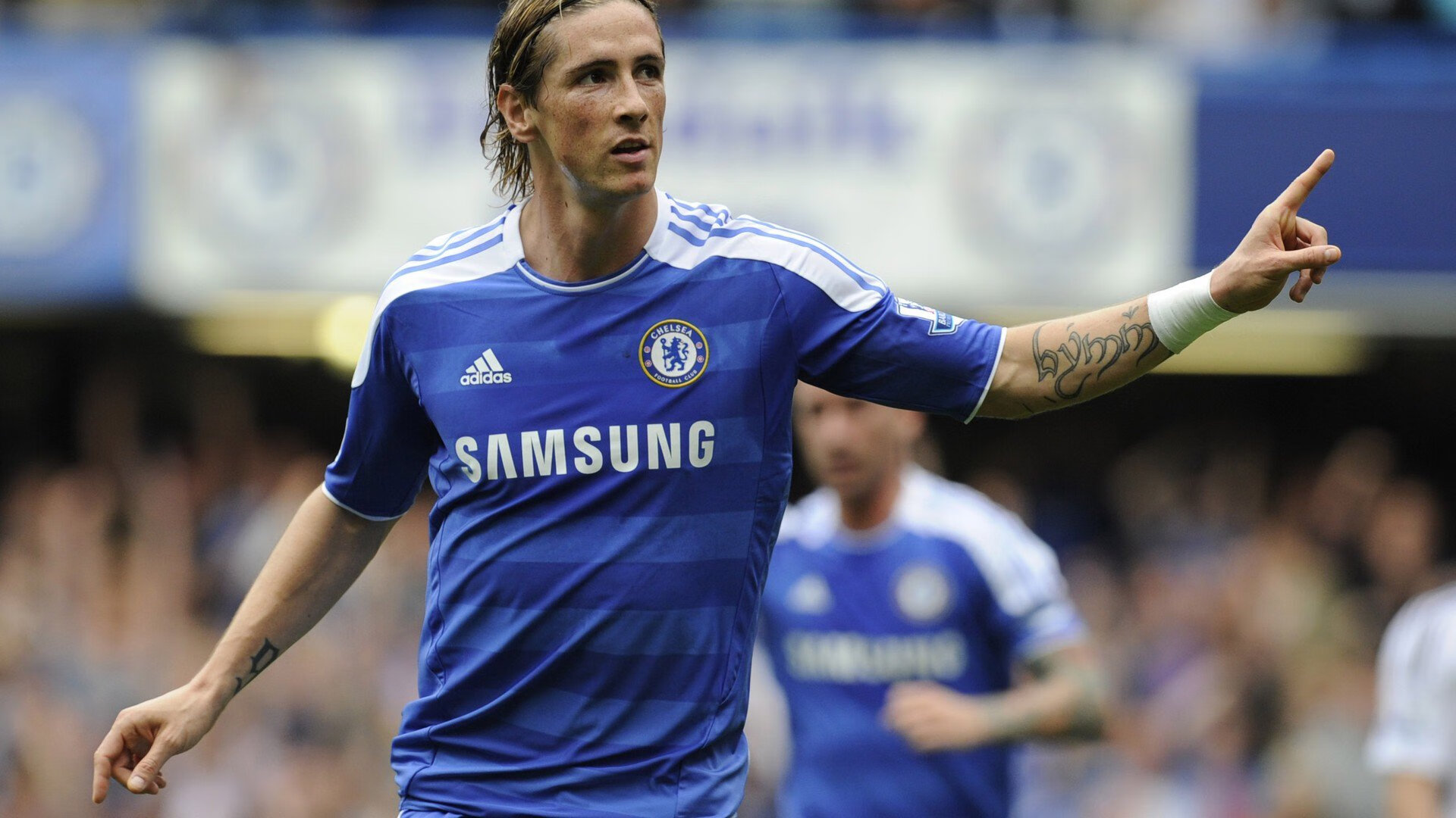 特奥·埃尔南德斯,在希腊与阿尔及利亚的焦点战中,他如何证明自己是独一无二的存在